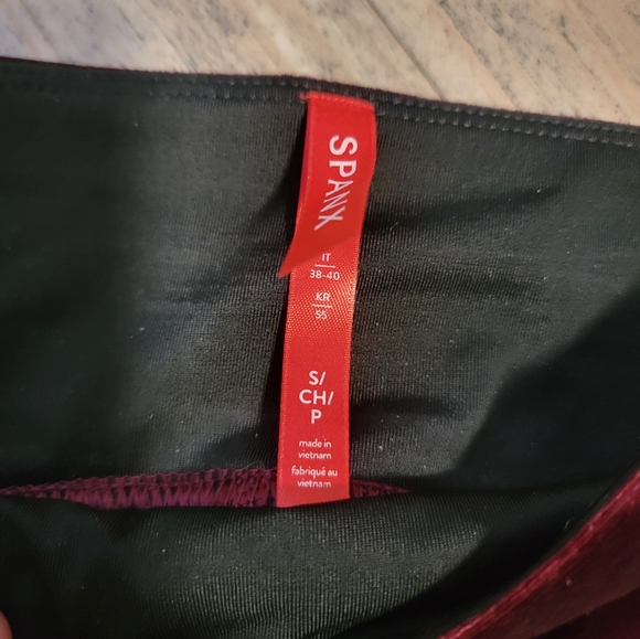 Spanx Velvet Leggings - Picture 2 of 3